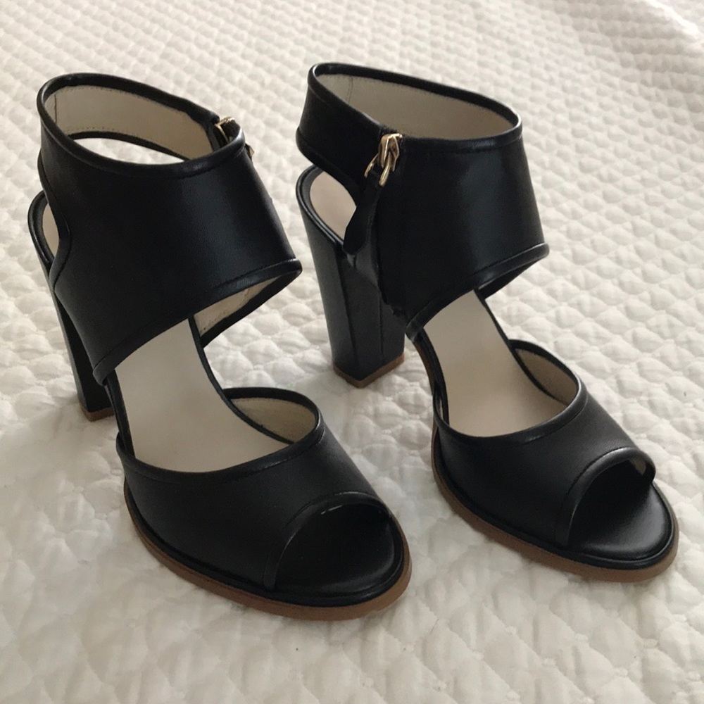 Kenneth Cole black heels